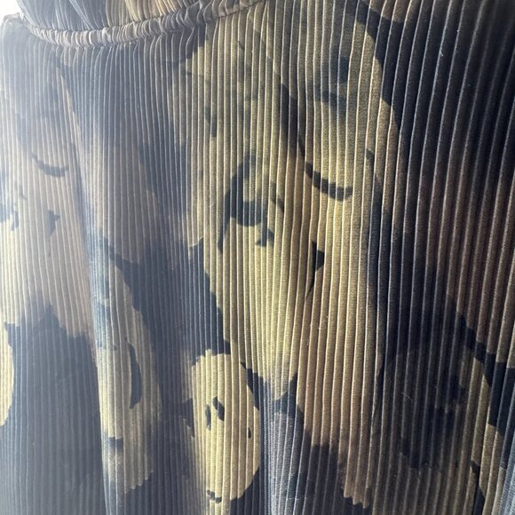 GANNI Pleated Georgette Balloon-sleeve Dress in Black and Olive Green - Picture 7 of 7